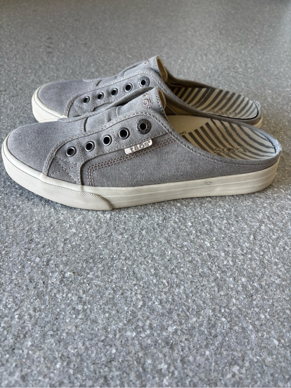 Taos EZ Soul slip-on mule sneakers size 9
